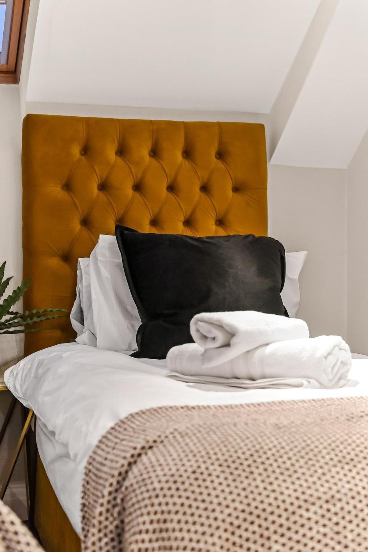 Warm & Cozy 2-bed Flat-perfect For Groups! Londra