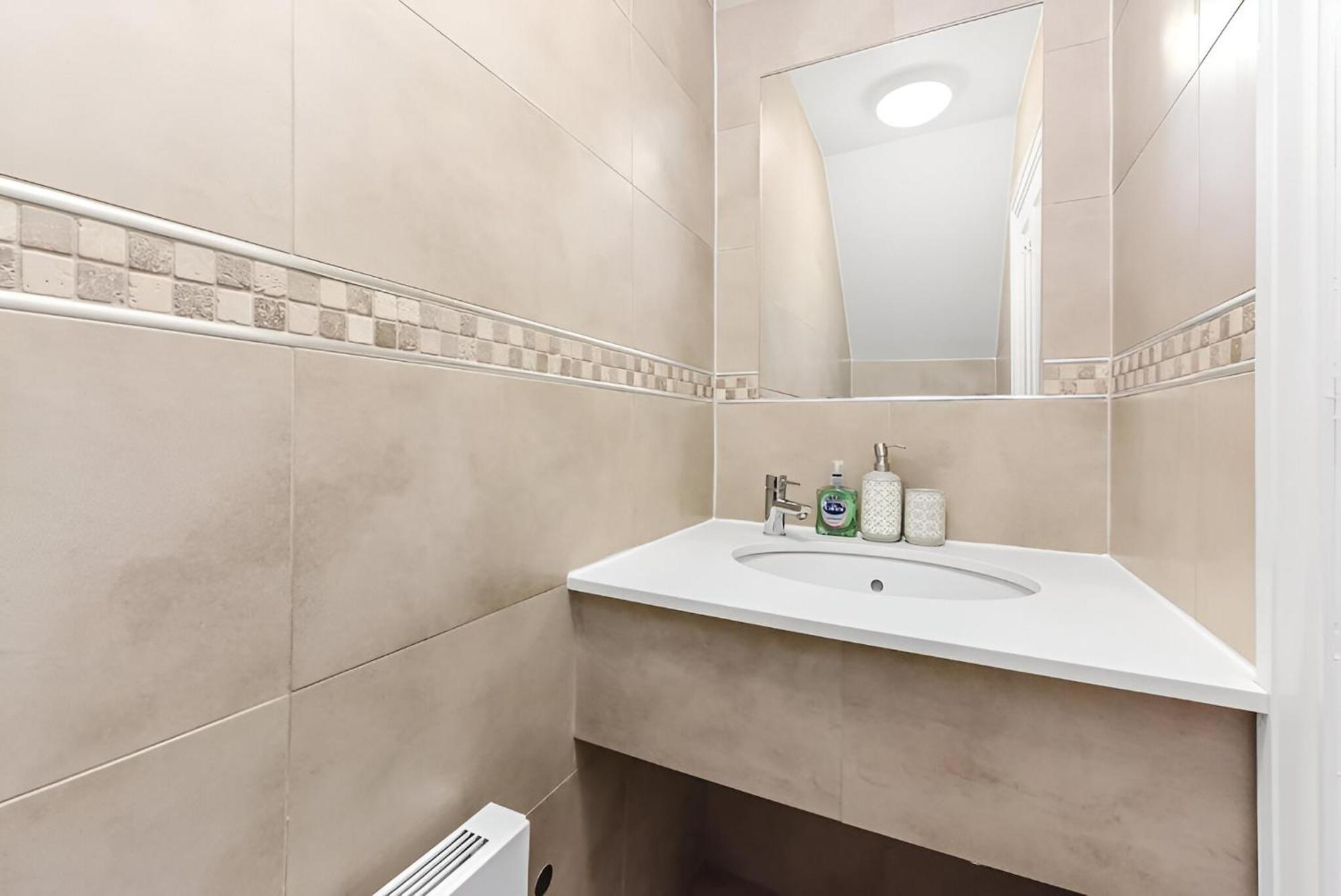 Warm & Cozy 2-bed Flat-perfect For Groups! Appartamento Londra
